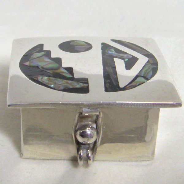 (a1006)Silver pillbox with enamel and micromosaics