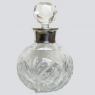 (a1205)Frasco redondo de cristal tallado y cuello de plata.