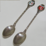 (a1427)Cuchara de plata con escudos esmaltados de Miln y Pisa.