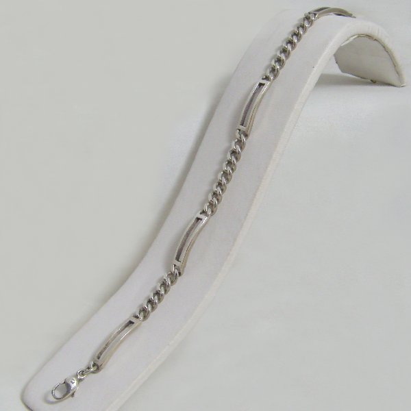 (b1276)Silver bracelet with Grumet-style chain.