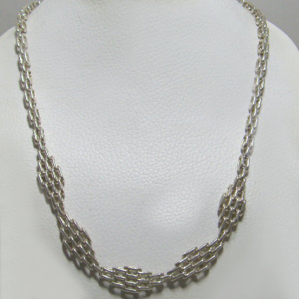 (n1097)Silver choker in Panther style.