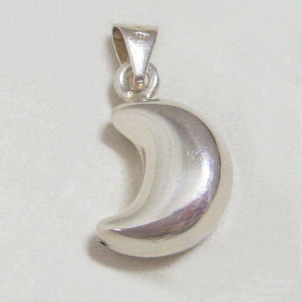 (p1257)Silver pendant motif inflated Moon.