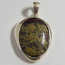 (p1259)Colgante de plata con piedra oval.