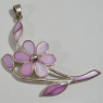 (p1301)Colgante de plata motivo rama de flor con piedras rosas.