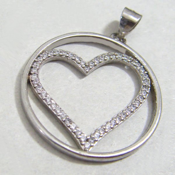 (p1372)Colgante de plata circular motivo corazn