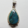 (p1486)Colgante de plata con piedra de color en forma de gota.