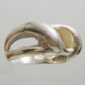 (n1106)Silver ring with wavy design.