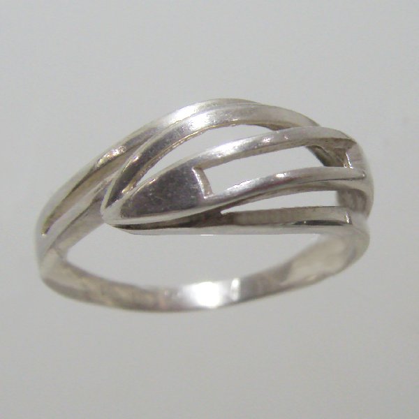 (r1329)Silver fretwork ring.