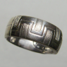 (r1431)Anillo de plata con guarda Griega.