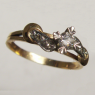 (r1448)Anillo de oro con brillantes.