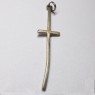 (p1507)Cruz de plata con ligera onda.