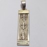 (p1553)Colgante de plata con apliques de oro motivo Flor de Lis
