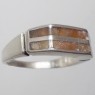(r1530)Anillo de plata con esmalte marr�n.