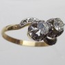 (r1535)Anillo de oro con 2 brillantes tipo Pellizco.
