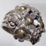(r1550)Silver ring motif flower bouquet.