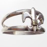 (r1614)Anillo de plata con Flor de Lis central.