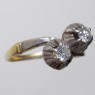(r1616)Anillo de oro y platino con brillantes estilo pellizco.