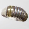 (r1664)Anillo de plata y apliques de oro de estilo moderno.