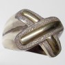 (r1666)Anillo de plata y apliques de oro motivo forma de X.